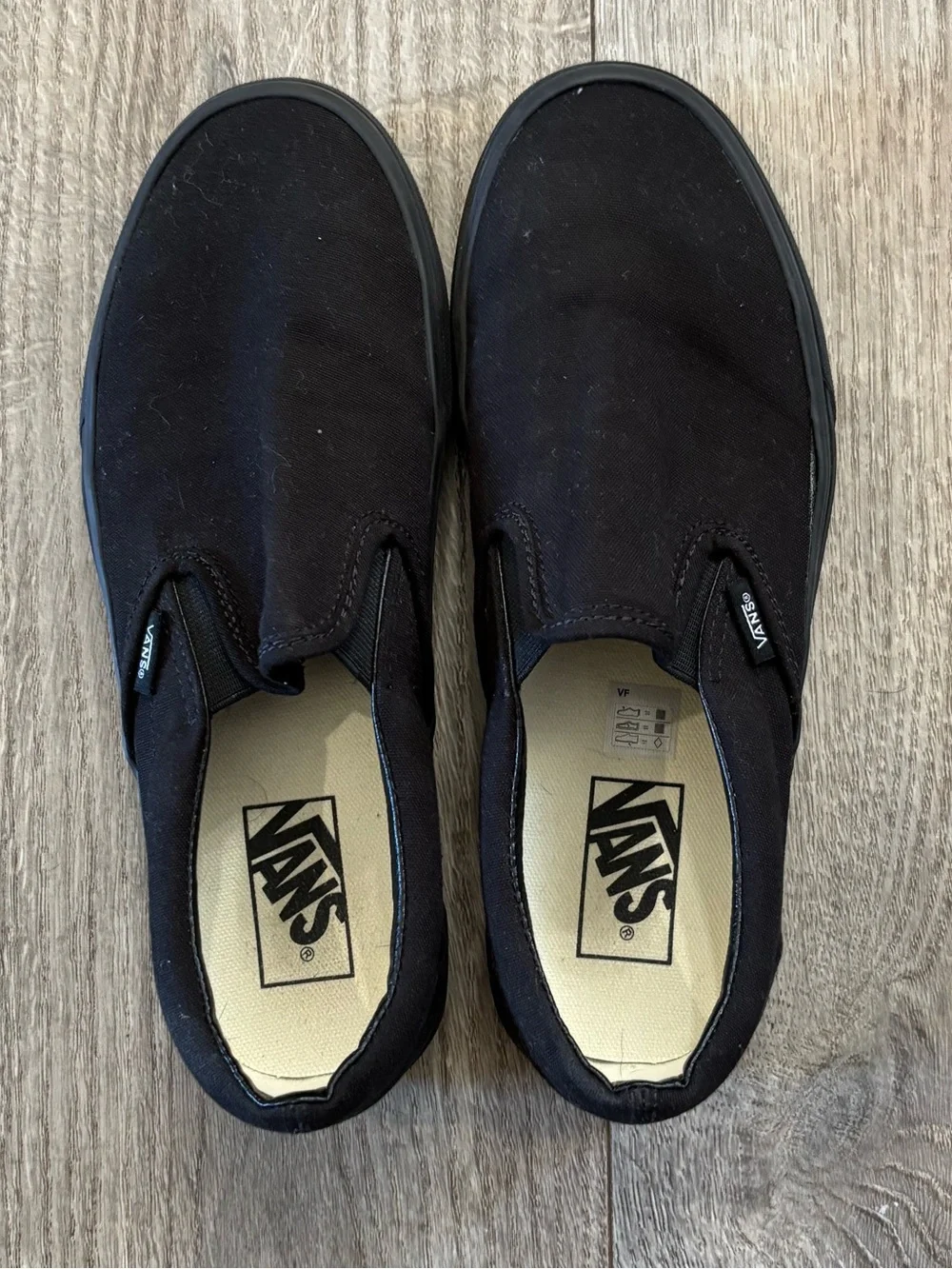 VANS men’s black slip on